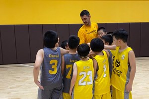 篮球训练师是干什么的